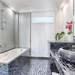 Duplex à Deux Pas Des Champs Elysée Appartamento Parigi