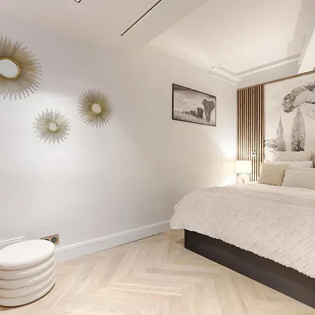 Duplex A Deux Pas Des Champs Elysee * Paryż