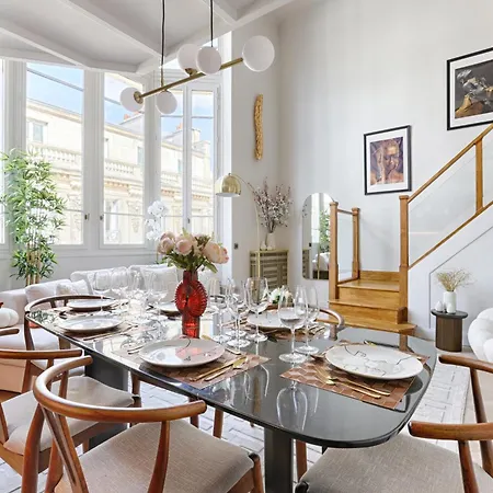 Duplex A Deux Pas Des Champs Elysee Paryż