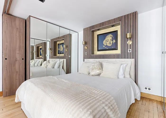 Duplex A Deux Pas Des Champs Elysee Paryż