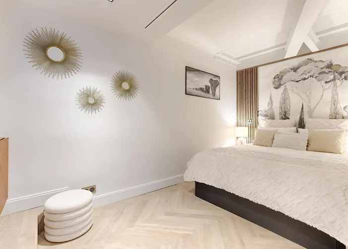 Duplex A Deux Pas Des Champs Elysee * Paryż