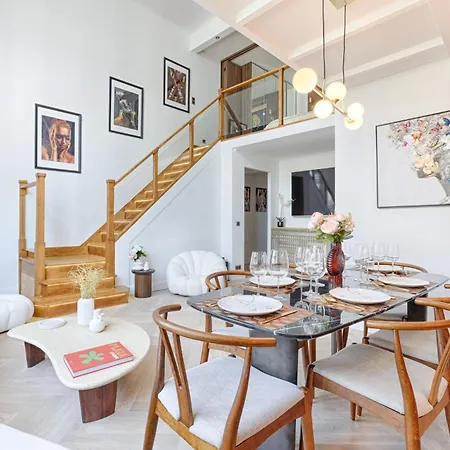 Apartment Duplex A Deux Pas Des Champs Elysee