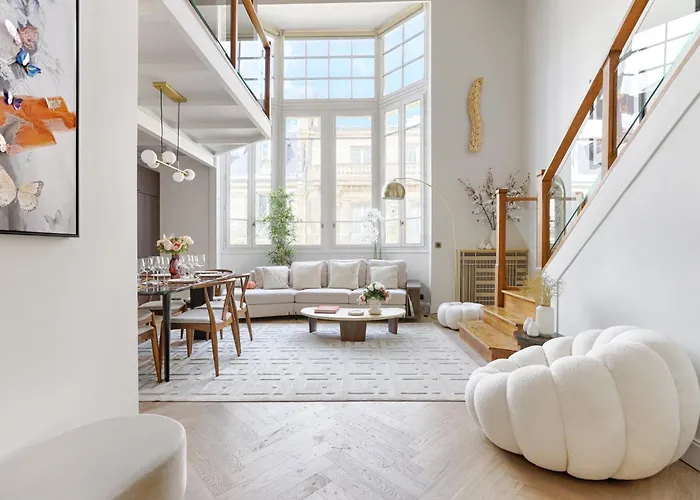 Duplex A Deux Pas Des Champs Elysee