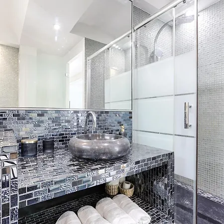 Duplex A Deux Pas Des Champs Elysee Apartment